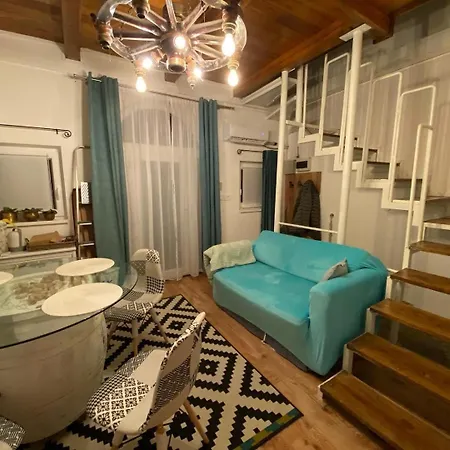 Moonlight Balcony Winehouse Appartement