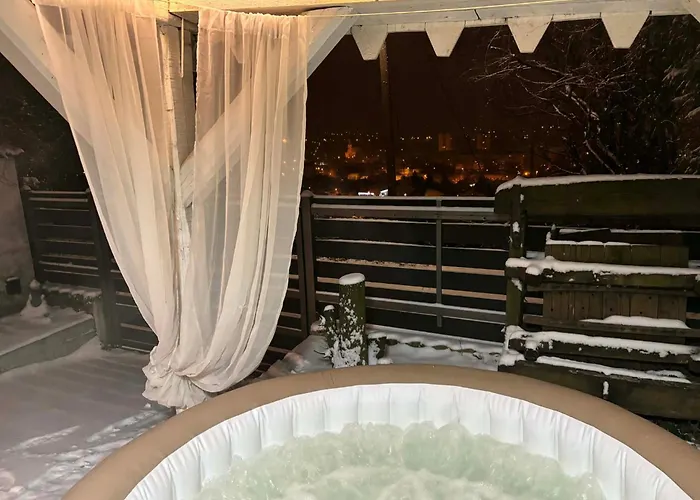 Moonlight Balcony Winehouse Vendeghaz * מישקולץ